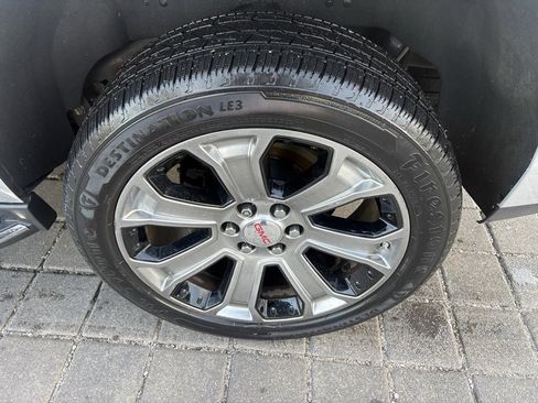 Used 2018 GMC Yukon SLT w/ Open Road Package image 9