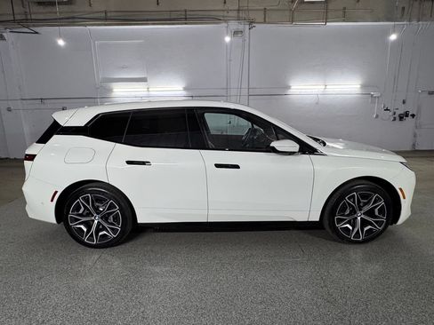 Used 2026 BMW iX xDrive45 AWD/4WD image 11