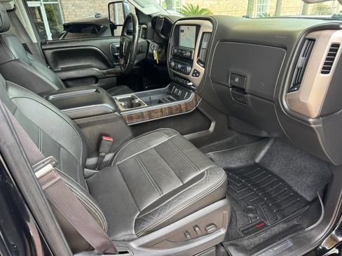 Used 2015 GMC Sierra 2500 Denali w/ Duramax Plus Package AWD/4WD image 28