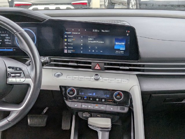 Used 2025 Hyundai Elantra Limited FWD image 15