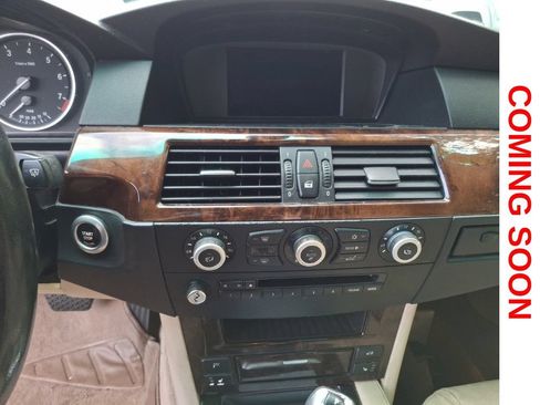 Used 2010 BMW 528i xDrive Sedan AWD/4WD image 14