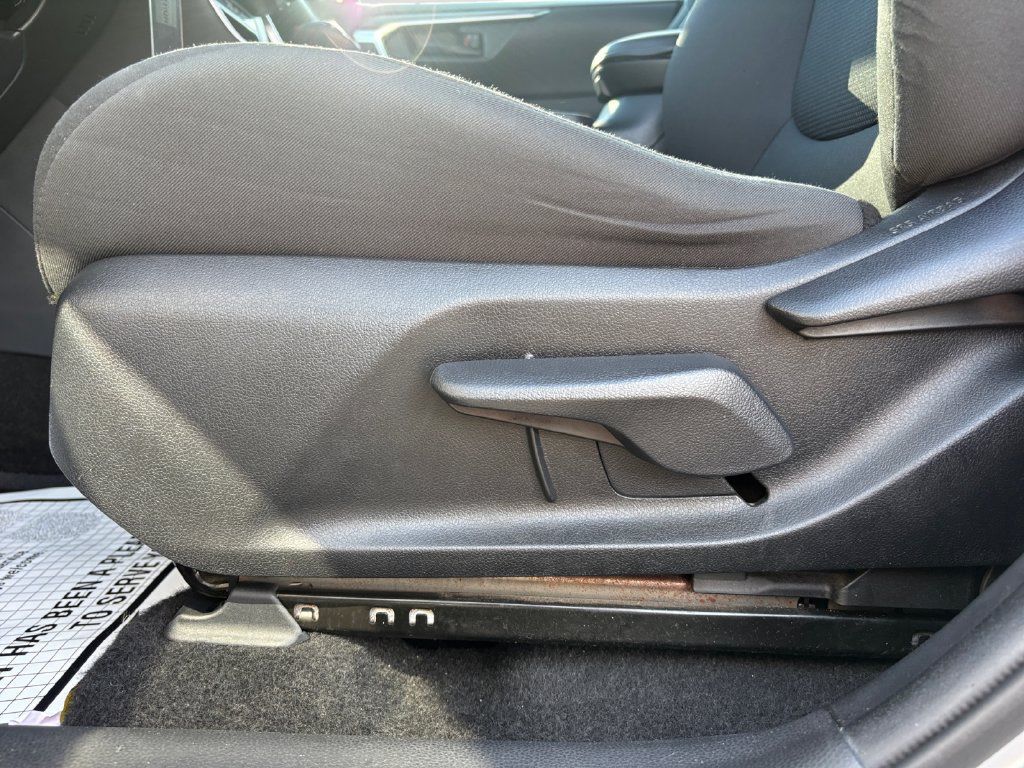 Used 2021 Toyota RAV4 LE FWD image 25
