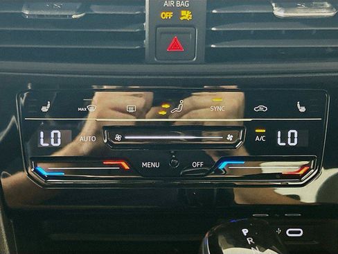 Certified 2025 Volkswagen Jetta Sport FWD image 15