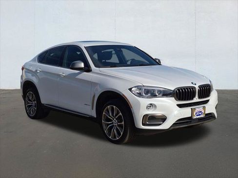 Used 2019 BMW X6 sDrive35i w/ Premium Package RWD image 3