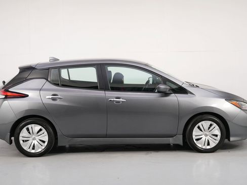 Used 2025 Nissan Leaf S image 45
