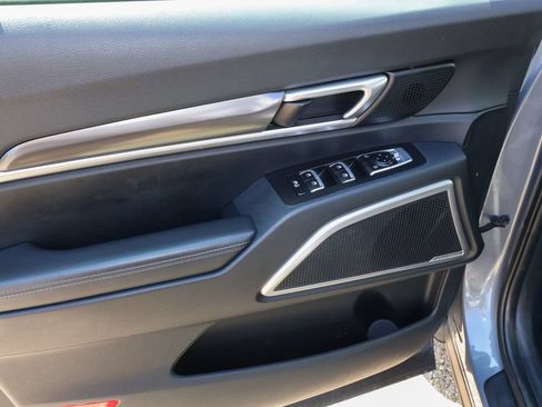 Used 2025 Kia Telluride S AWD/4WD image 16
