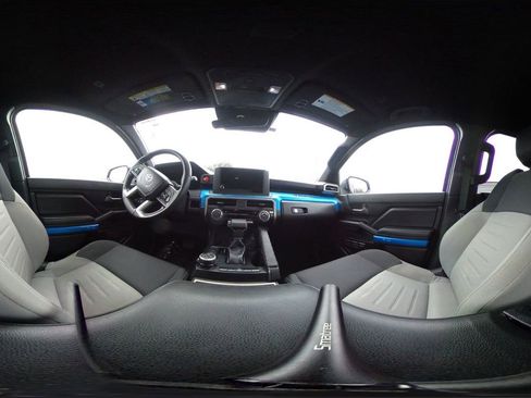 Used 2025 Toyota Tacoma TRD Off-Road image 40