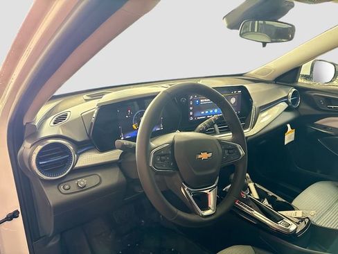 New 2026 Chevrolet Trax LT w/ Driver Confidence Package image 10