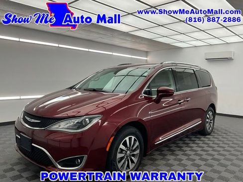Used 2020 Chrysler Pacifica Touring-L Plus image 1