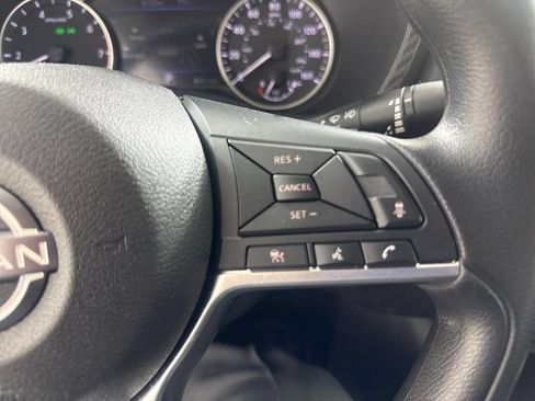 Used 2025 Nissan Sentra SV FWD image 30