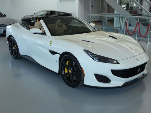 Used 2020 Ferrari Portofino RWD image 39