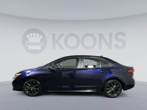 Used 2023 Toyota Corolla SE image 2