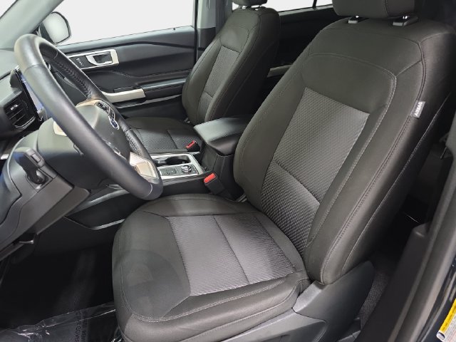 Used 2023 Ford Explorer XLT AWD/4WD image 13