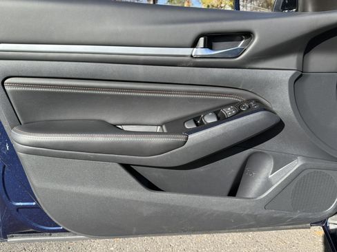 Certified 2023 Nissan Altima 2.5 SR w/ SR Premium Package image 6