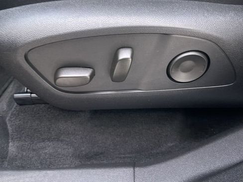 Used 2025 Chevrolet Traverse Z71 AWD/4WD image 12