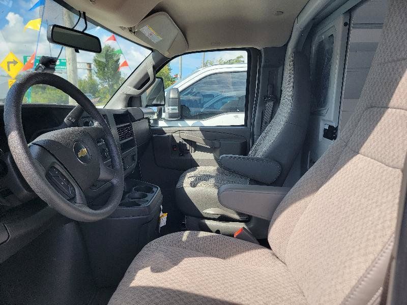 Used 2025 Chevrolet Express 3500 w/ Power Convenience Package RWD image 18