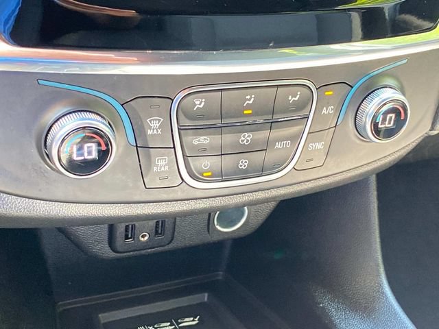 Used 2023 Chevrolet Traverse LT FWD image 26