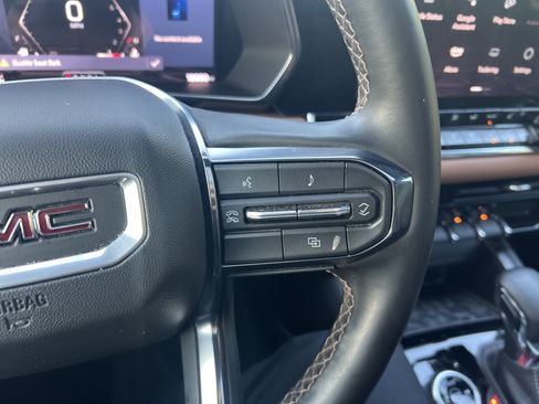 Used 2024 GMC Canyon AT4 w/ Technology Package AWD/4WD image 17