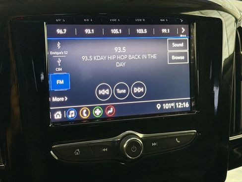 Used 2020 Chevrolet Traverse LS w/ LPO, Blackout Package FWD image 9
