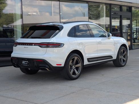 Certified 2026 Porsche Macan AWD/4WD image 9