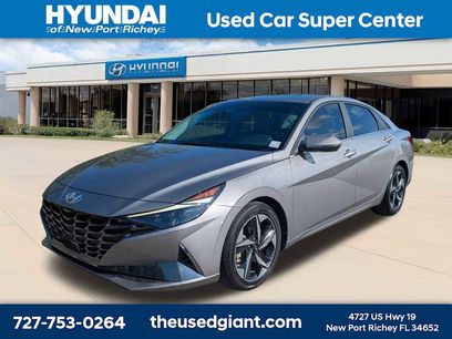 Used 2023 Hyundai Elantra Limited w/ Preferred Accessory Package
