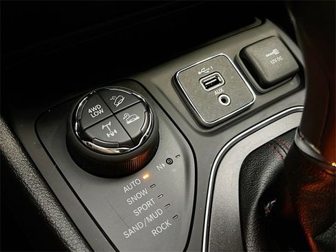 Used 2021 Jeep Cherokee Trailhawk w/ Sun, Sound & Nav Group image 15