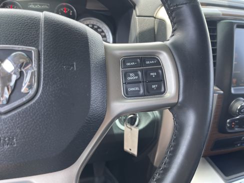 Used 2016 RAM 1500 Laramie RWD image 19