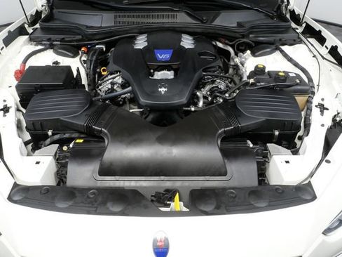 Used 2021 Maserati Ghibli S image 30