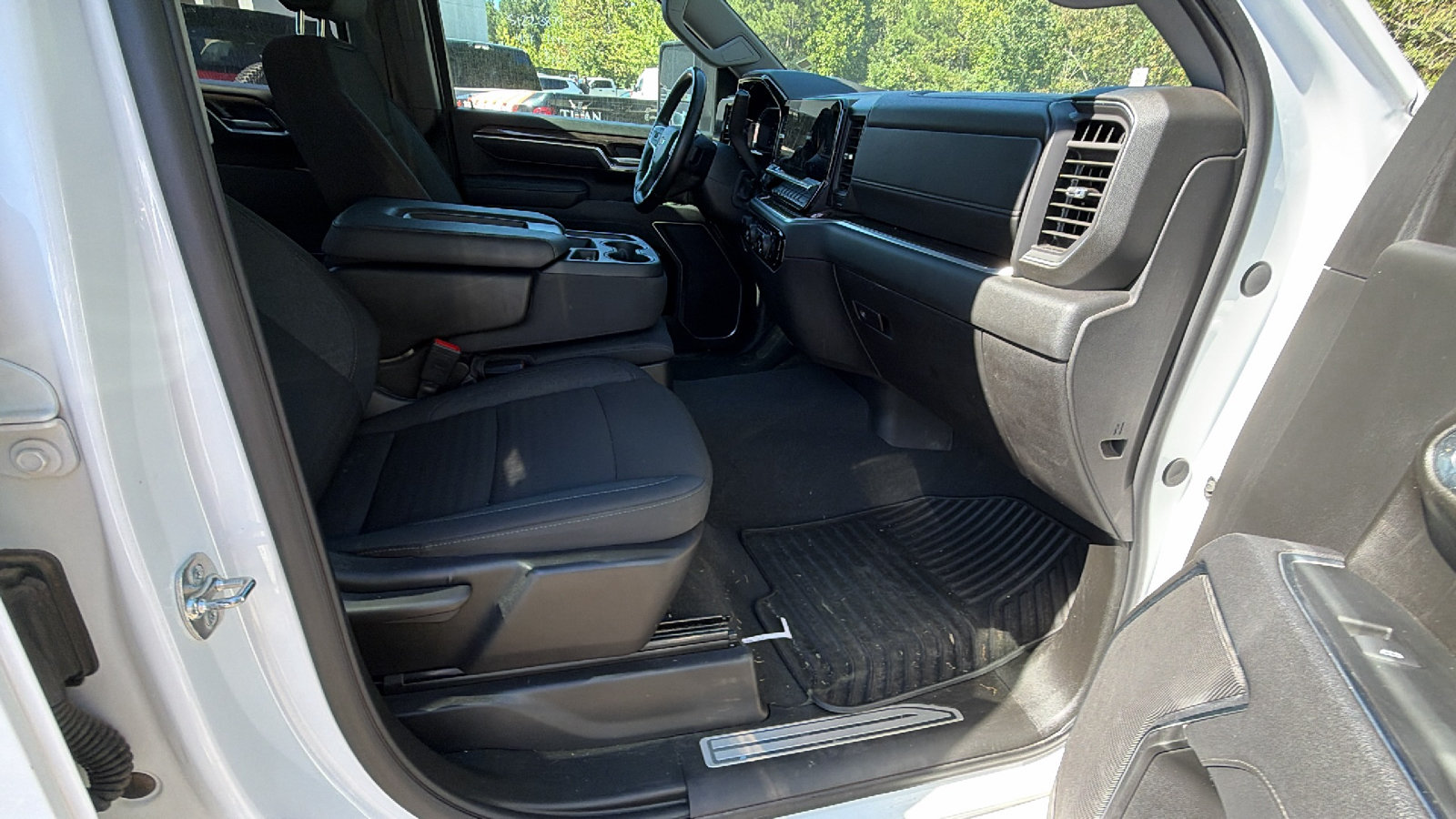Used 2025 Chevrolet Silverado 2500 LT w/ Convenience Package AWD/4WD image 19