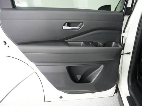 Used 2022 Nissan Pathfinder SV w/ SV Premium Package AWD/4WD image 34