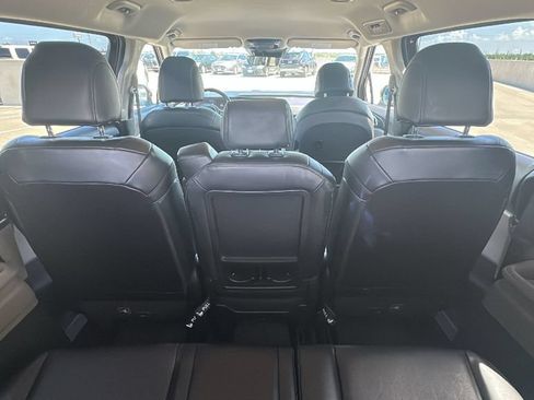 Used 2026 Kia Carnival FWD image 34
