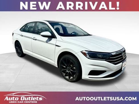 Used 2021 Volkswagen Jetta SEL image 1