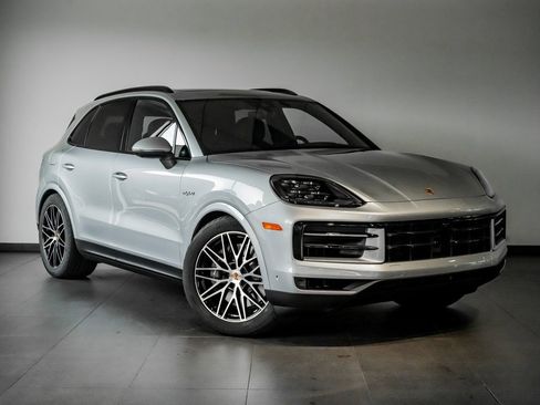 New 2026 Porsche Cayenne E-Hybrid image 9