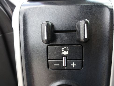 Used 2018 GMC Sierra 2500 SLE w/ SLE Preferred Package image 19