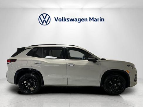New 2026 Volkswagen Tiguan SE R-Line AWD/4WD image 6