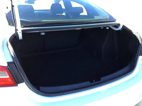 Used 2023 Chevrolet Malibu LT image 13