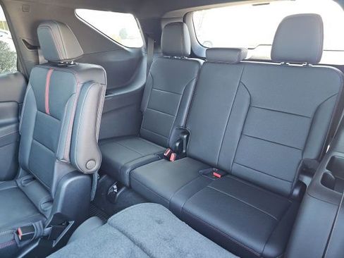 New 2026 Chevrolet Traverse RS w/ LPO, Floor Liner Package image 32