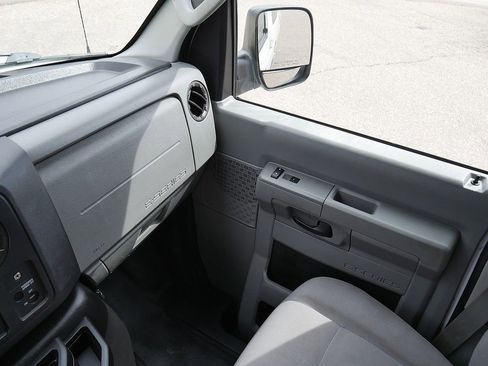 Used 2013 Ford E-250 and Econoline 250 image 32
