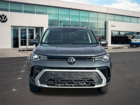 New 2026 Volkswagen Taos SE image 2