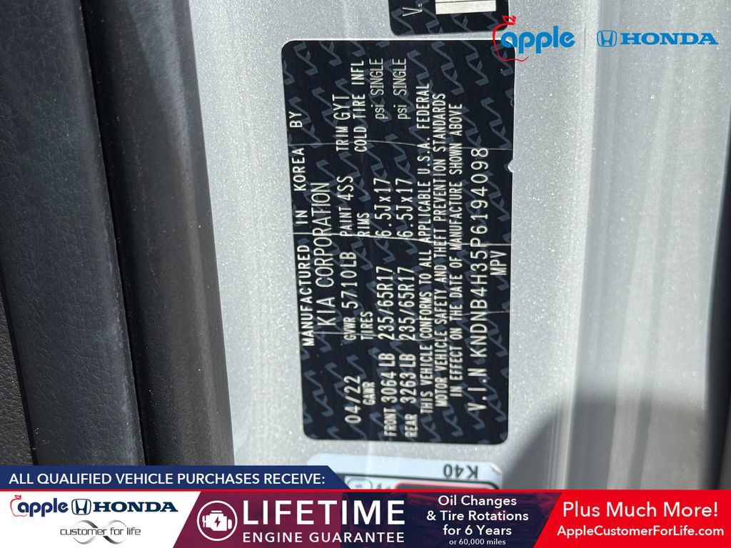Used 2023 Kia Carnival LX FWD image 30