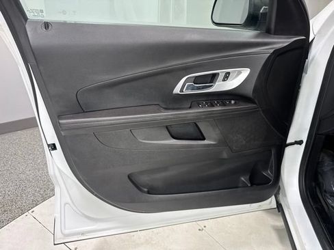 Used 2017 Chevrolet Equinox LS AWD/4WD image 9