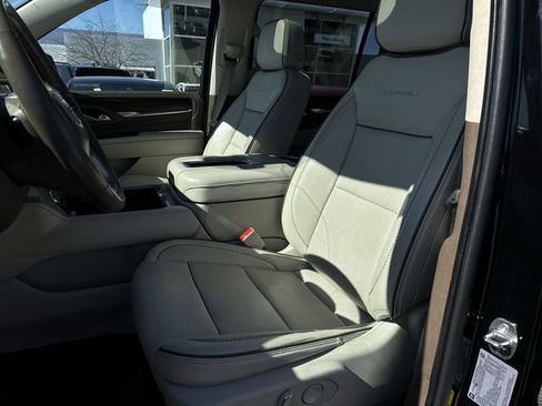 Used 2023 GMC Yukon XL Denali AWD/4WD image 20