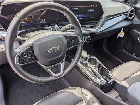 Used 2025 Chevrolet Trax ACTIV FWD image 10