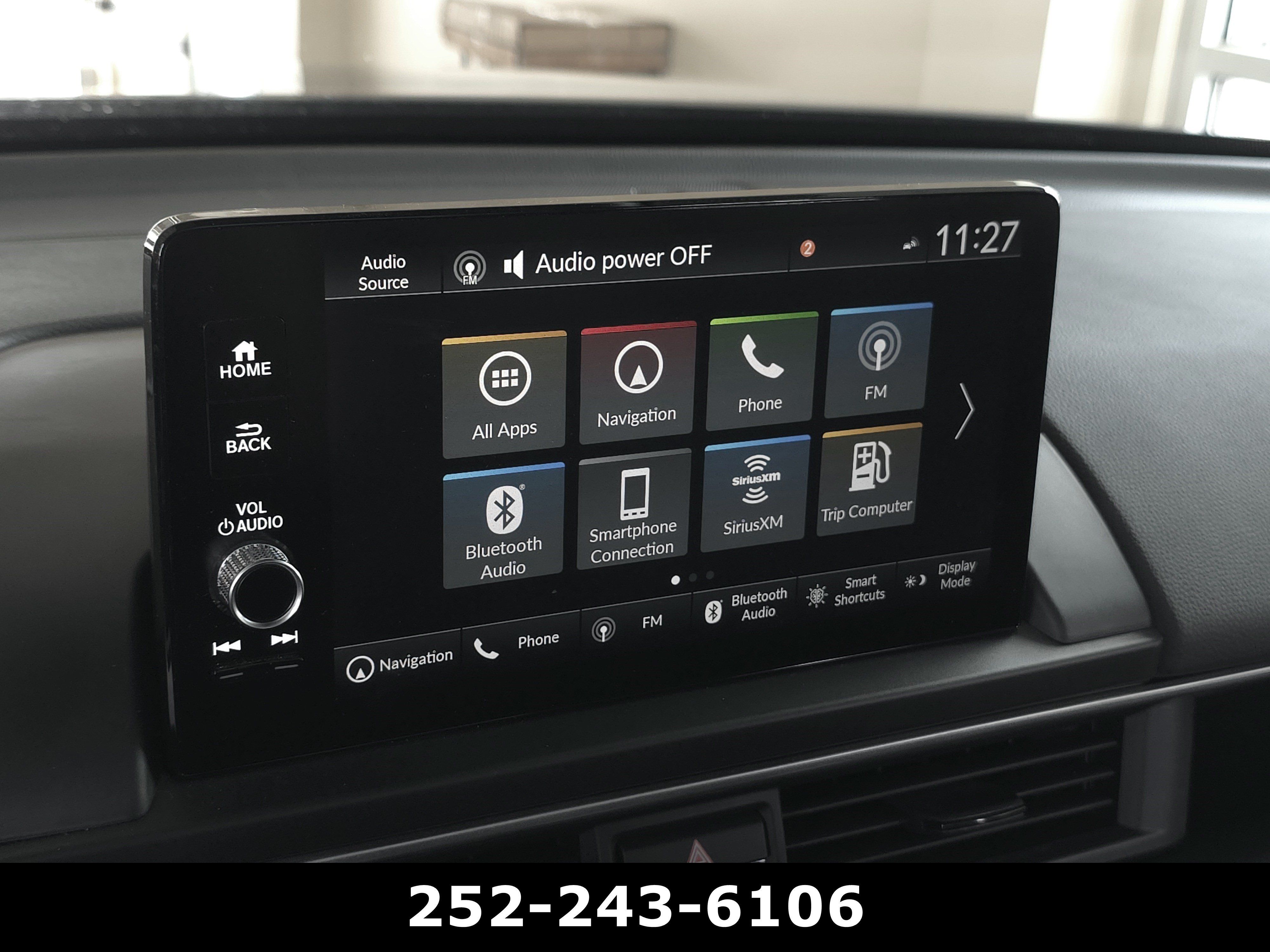 Used 2025 Honda Pilot Touring image 17