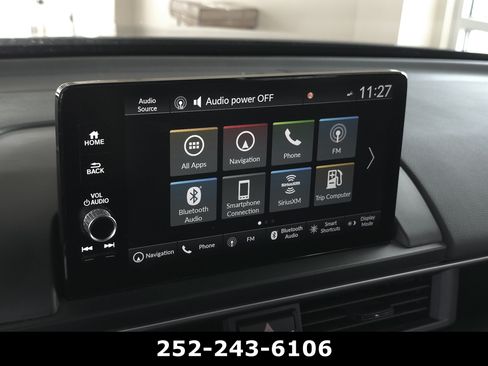 Used 2025 Honda Pilot Touring image 17