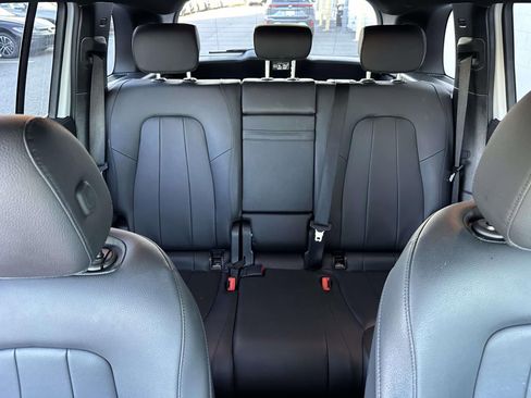 Used 2023 Mercedes-Benz GLB 250 4MATIC image 16