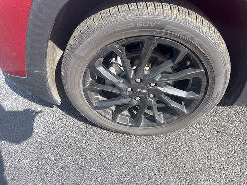 Used 2023 GMC Terrain SLE w/ Elevation Edition image 10