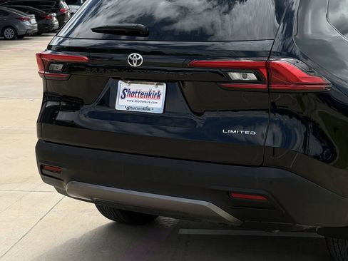 Used 2024 Toyota Grand Highlander FWD image 6