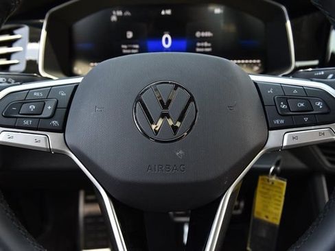 Certified 2025 Volkswagen Jetta Sport FWD image 18