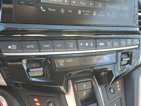 Used 2025 Honda Odyssey EX-L image 16